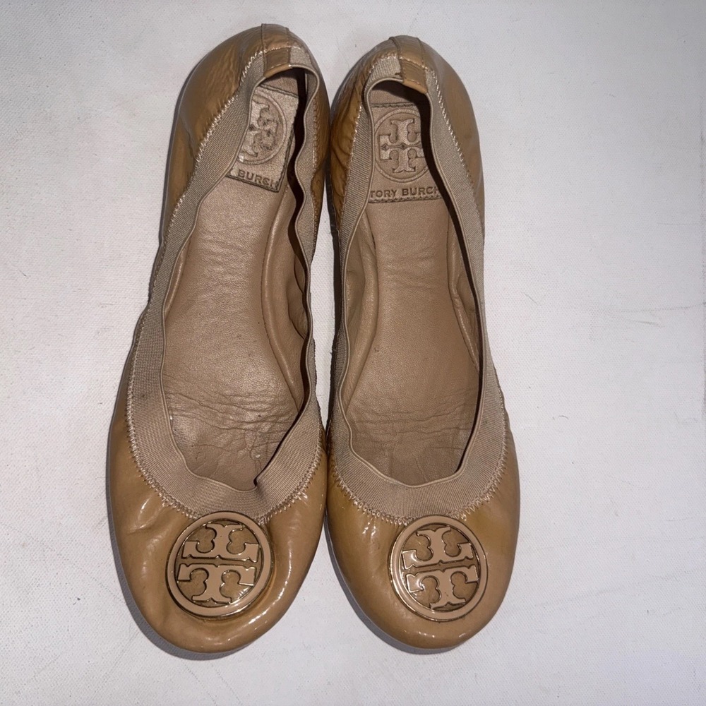 Tory Burch Caroline Tan Beige Leather Medallion Logo Classic Ballet Flats Size 8